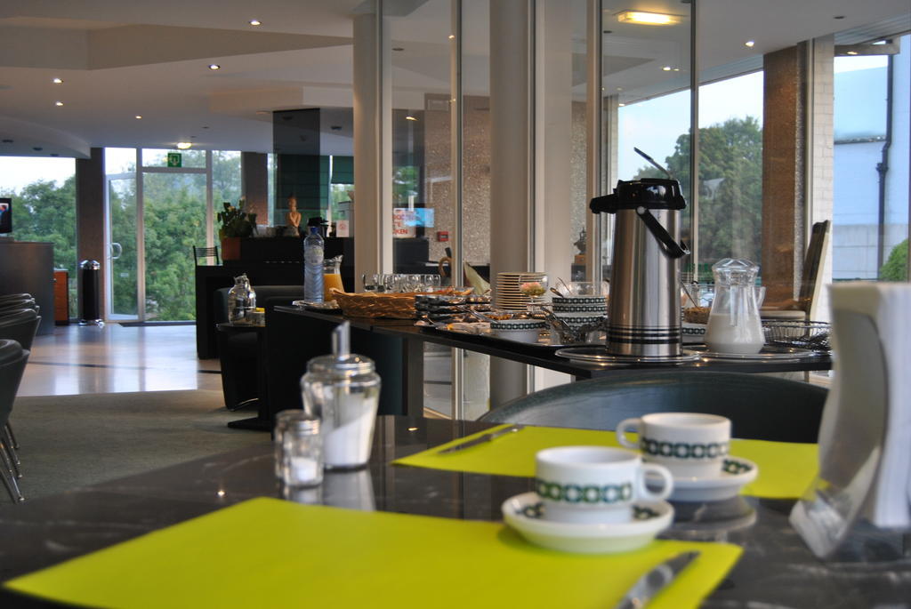 Greenpark Hotel Sint-Pieters-Leeuw Екстериор снимка