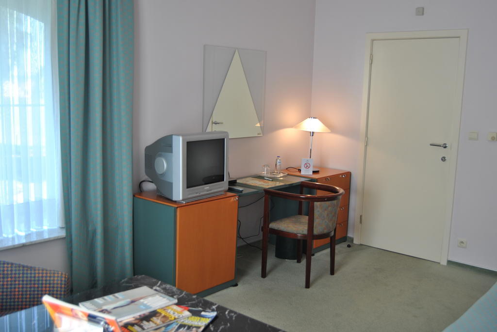 Greenpark Hotel Sint-Pieters-Leeuw Стая снимка