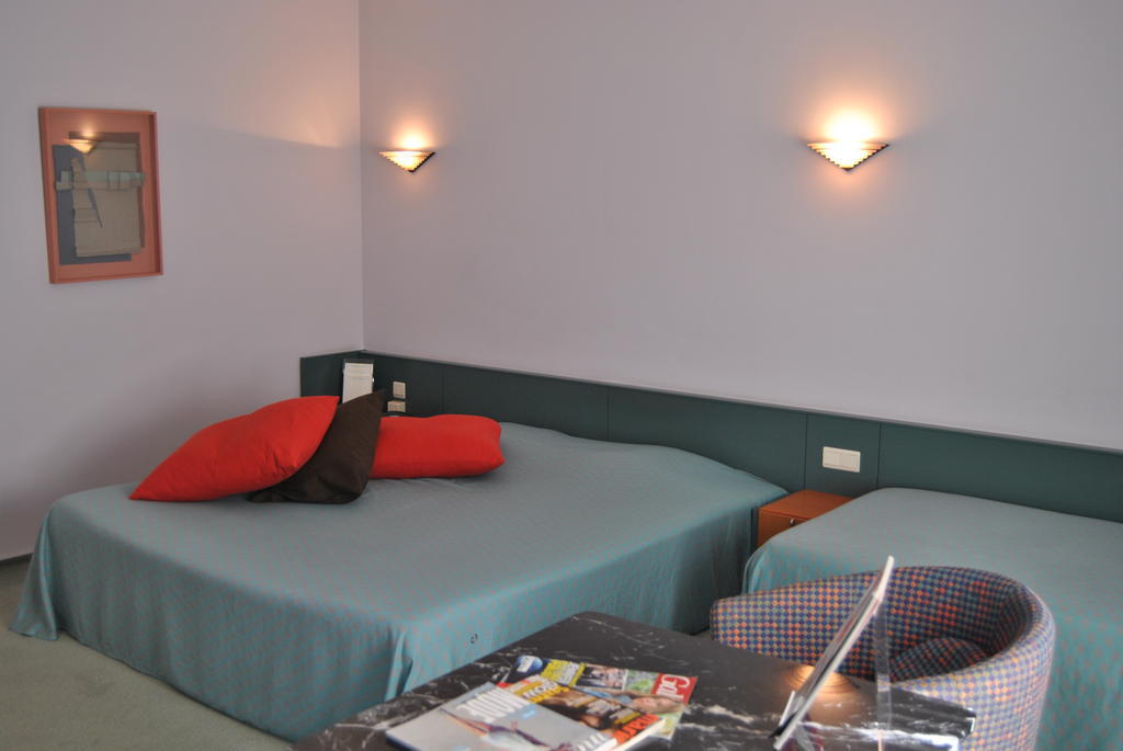 Greenpark Hotel Sint-Pieters-Leeuw Стая снимка