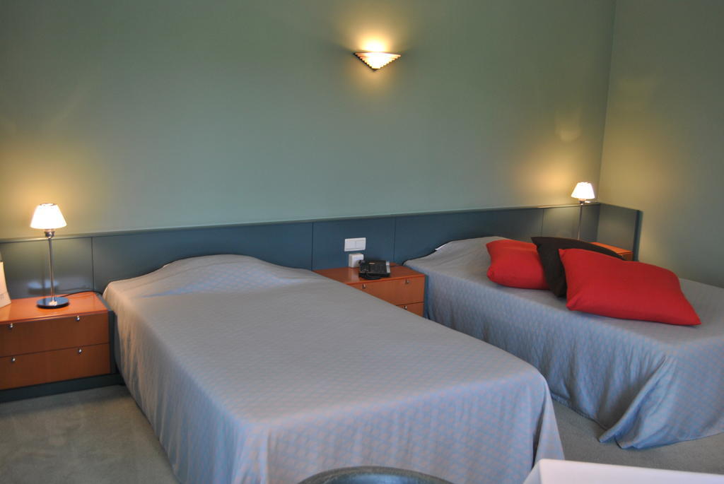 Greenpark Hotel Sint-Pieters-Leeuw Стая снимка
