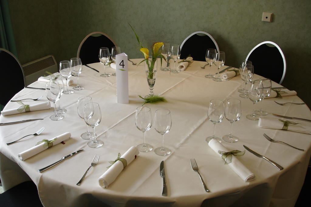 Greenpark Hotel Sint-Pieters-Leeuw Екстериор снимка